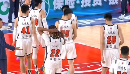 开云-一箭双雕！广东队“战略性”输给新疆男篮，杜锋想要做掉辽宁？